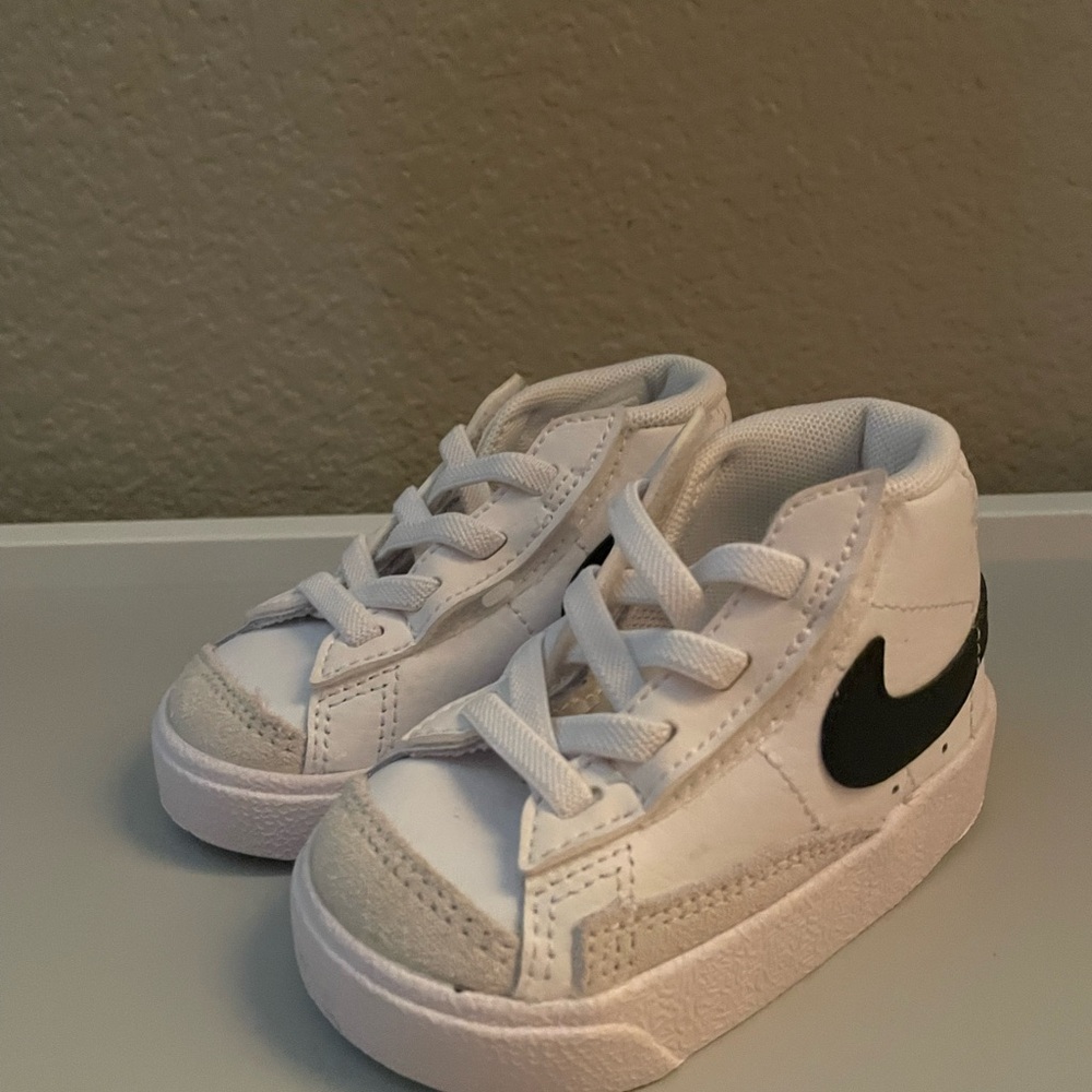 NWOT Nike Kids White and Black Sneakers